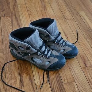 Merrel Boys/Youth Hiking Boots Brown Size 6 Waterproof Great Shape